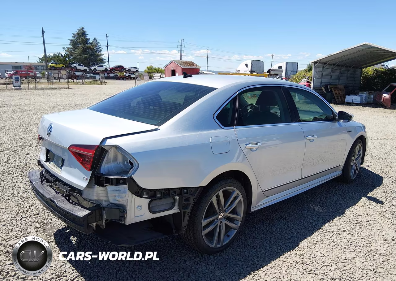 2017 Volkswagen Passat 1.8T R-Line VIN:1VWDT7A34HC044469 - 4