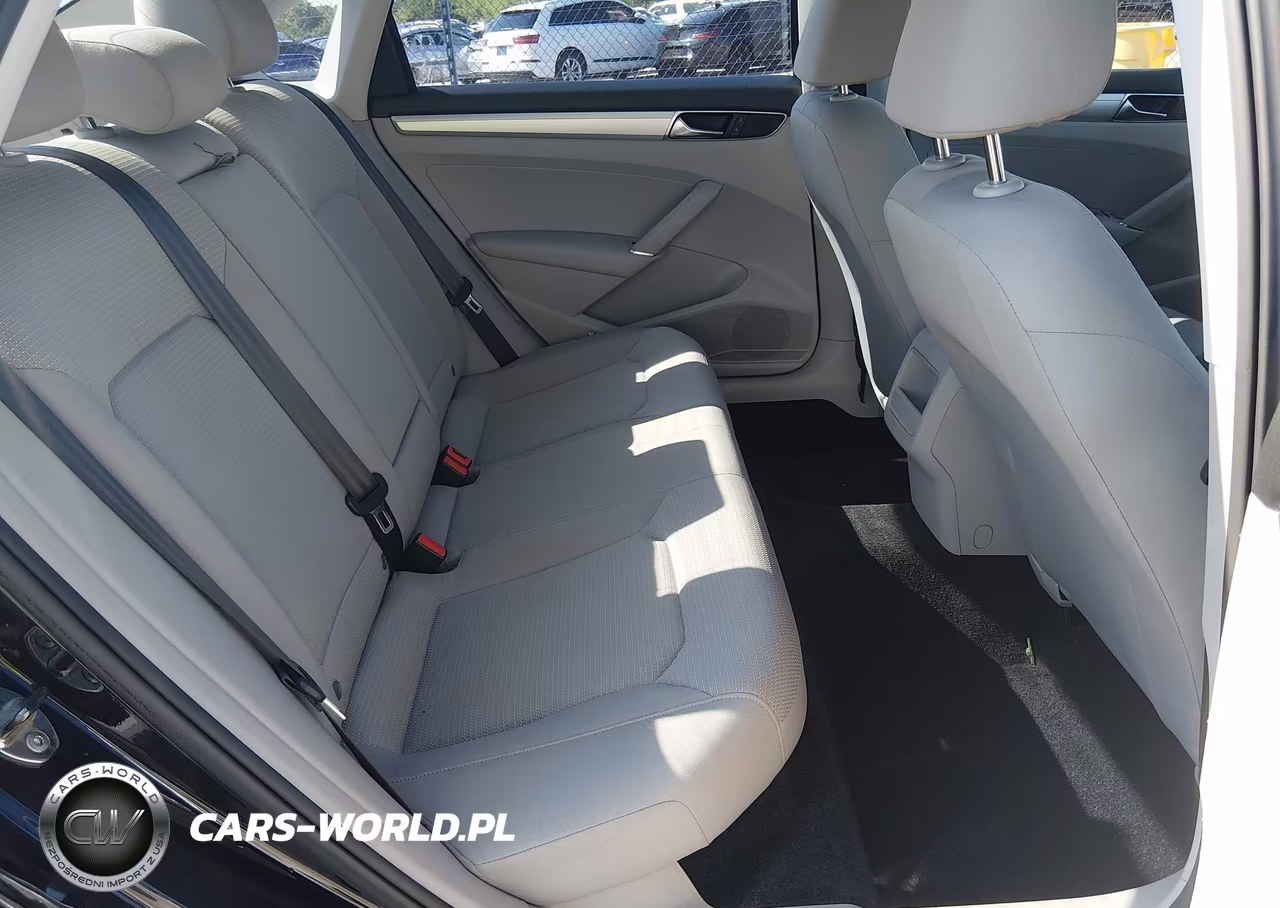 2017 Volkswagen Passat 1.8T S VIN:1VWAT7A36HC047585 - 8