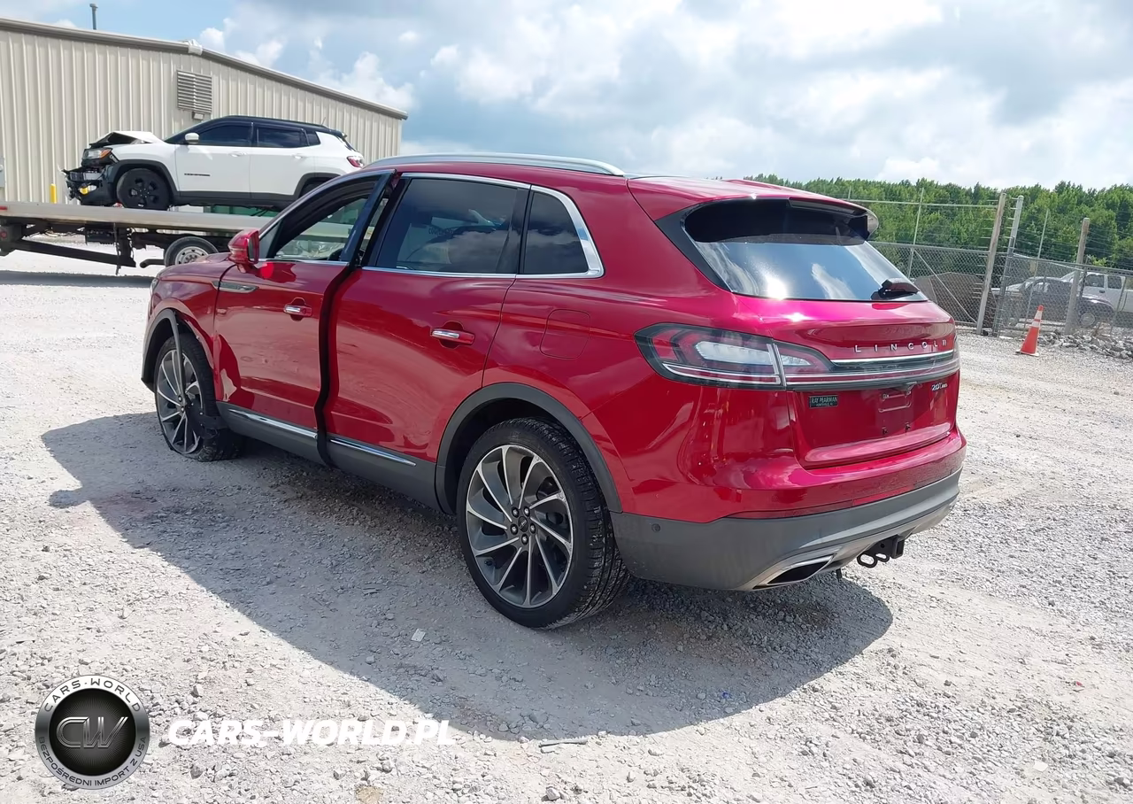 2020 Lincoln Nautilus Reserve VIN:2LMPJ8K91LBL30318 - 3