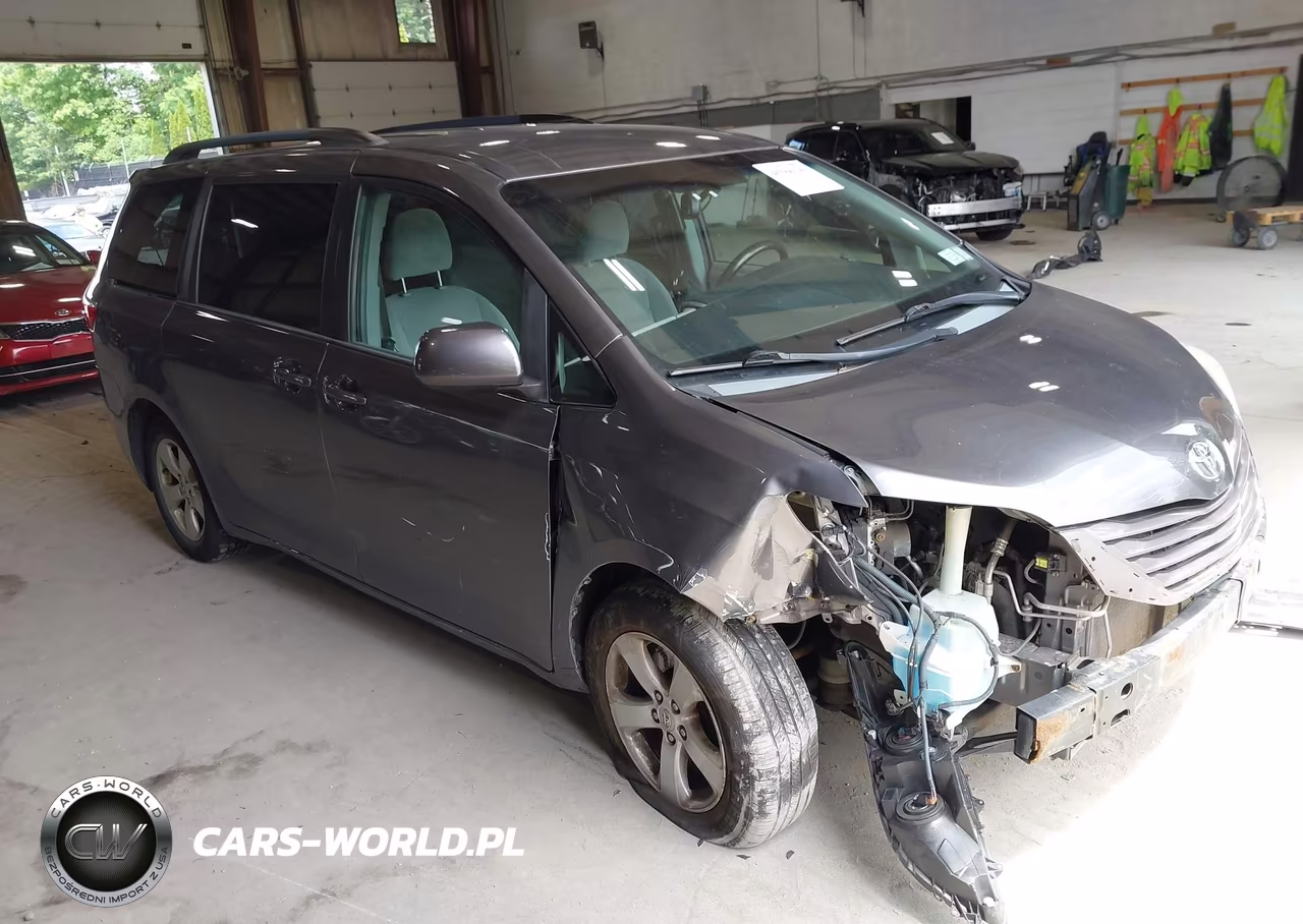 2015 Toyota Sienna Le 7 Passenger