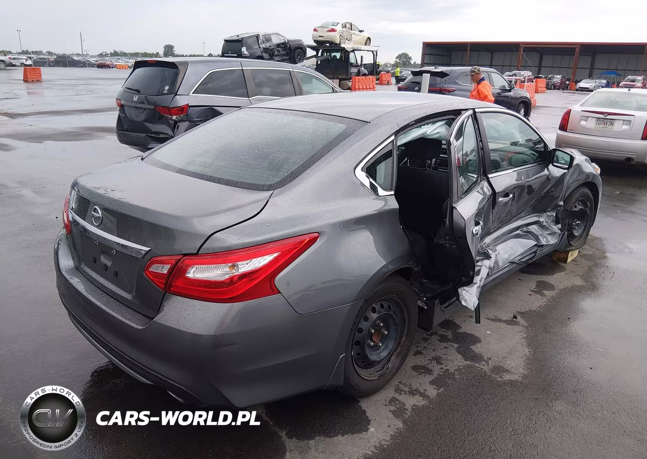 2017 Nissan Altima 2.5 S VIN:1N4AL3AP4HN313162 - 4