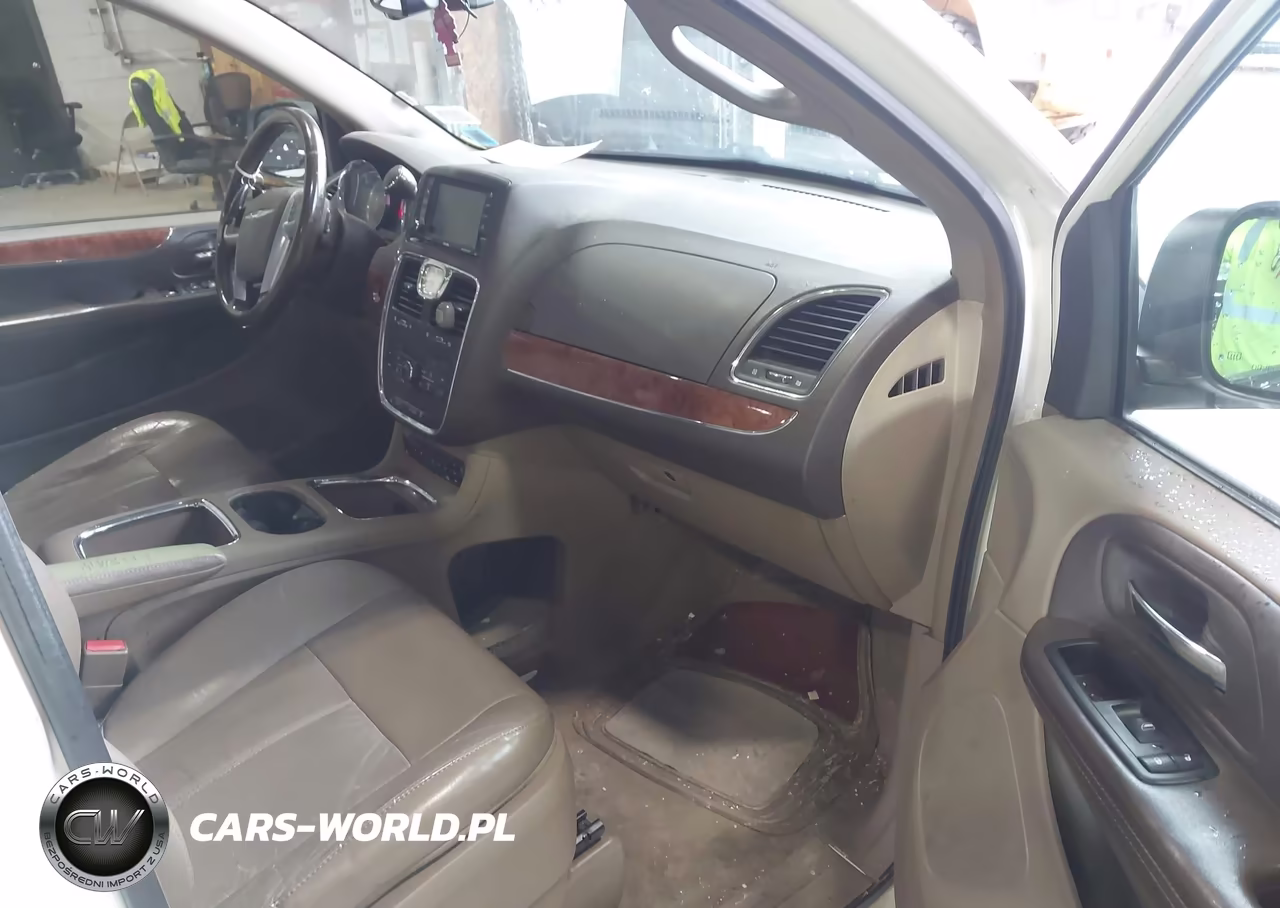 2011 Chrysler Town & Country Limited VIN:2A4RR6DG9BR609937 - 5