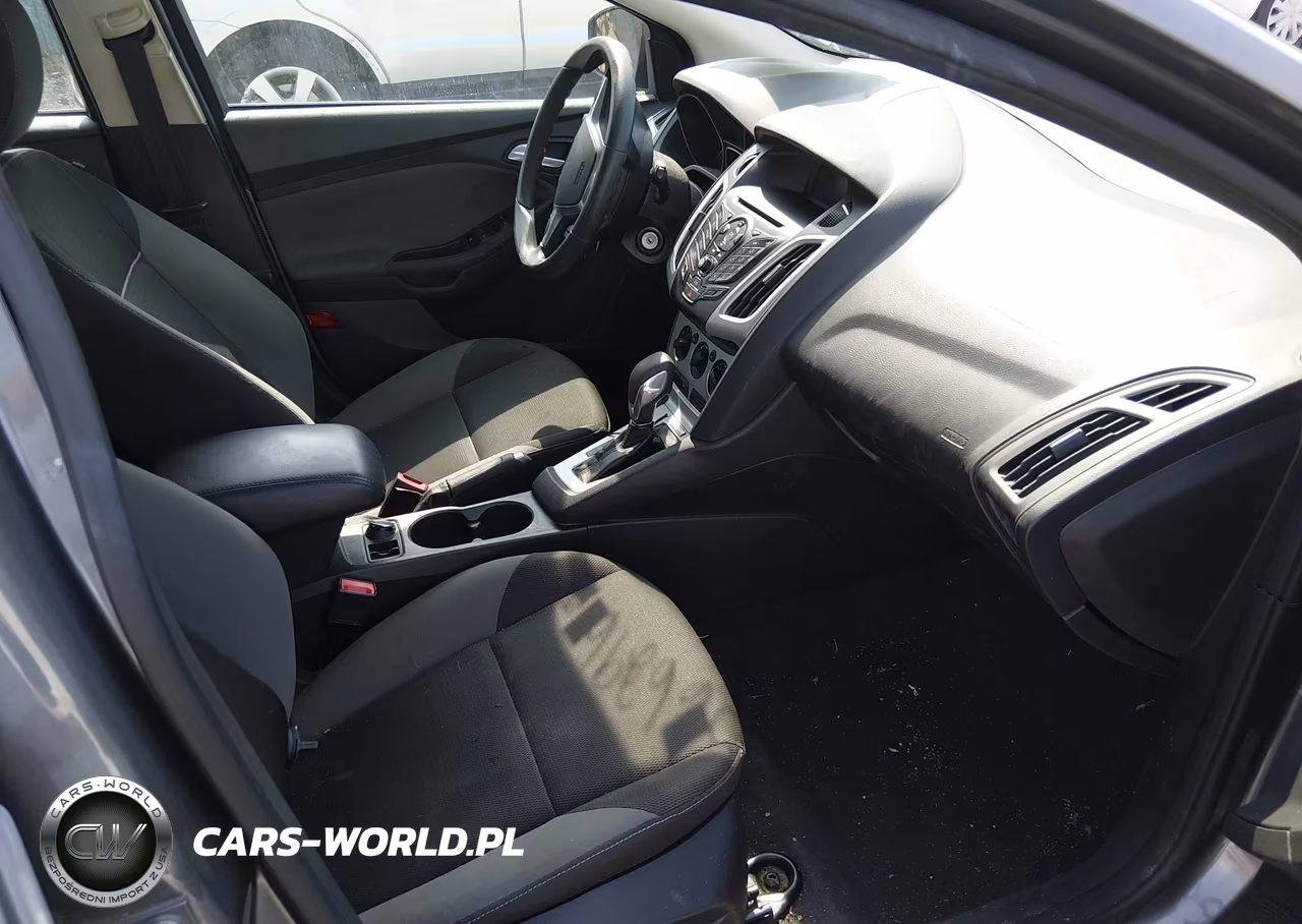 2014 Ford Focus Se VIN:1FADP3K27EL429595 - 5