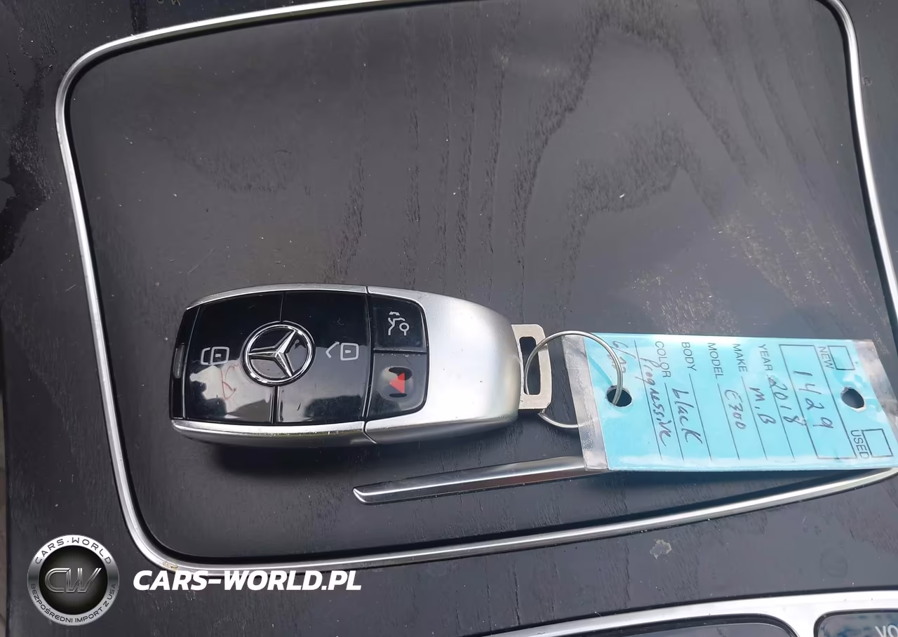 2018 Mercedes-Benz E 300 VIN:WDDZF4JB0JA379127 - 11