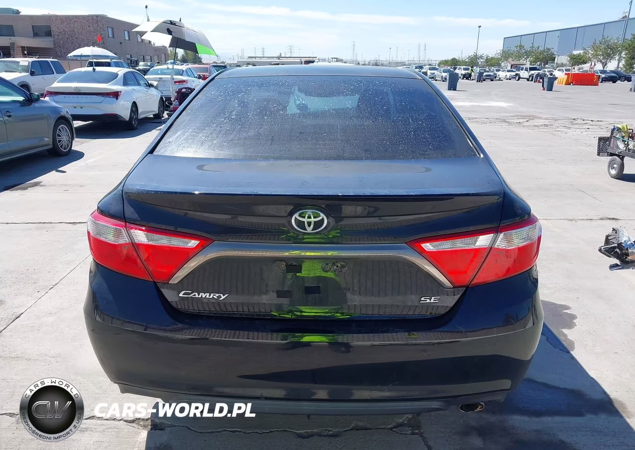 2015 Toyota Camry Se VIN:4T1BF1FK5FU886819 - 16