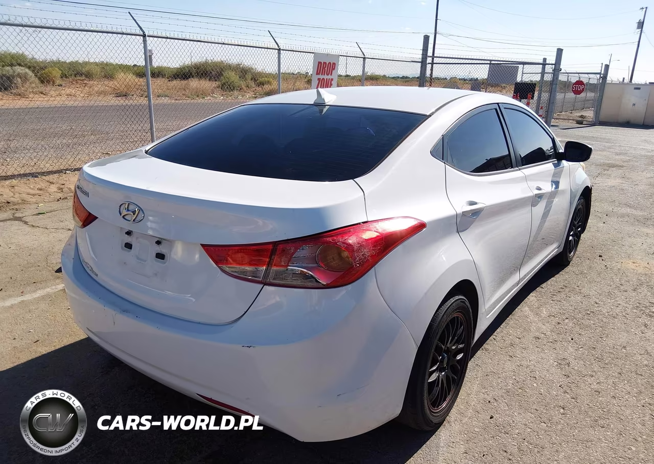 2013 Hyundai Elantra Gls VIN:5NPDH4AE4DH168518 - 4