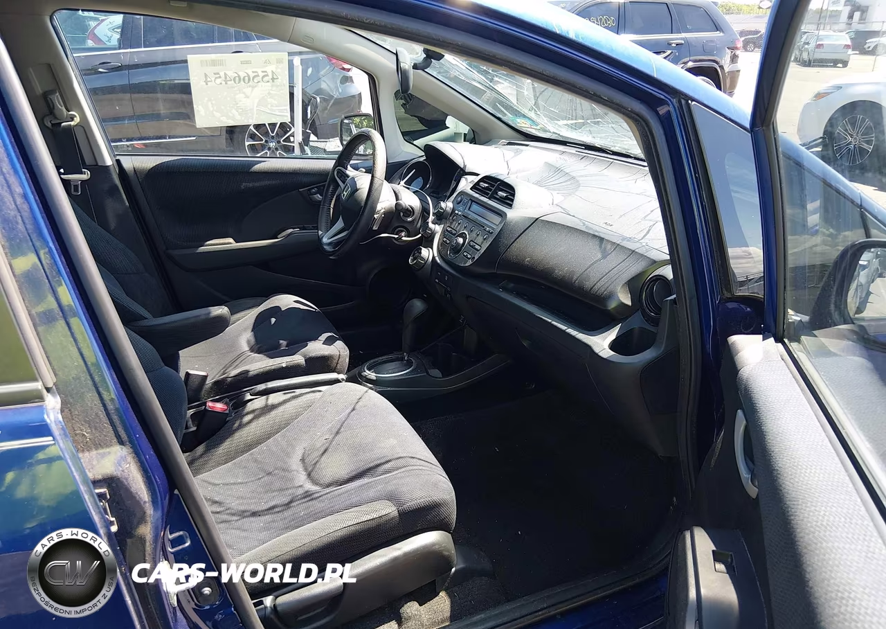 2012 Honda Fit Sport VIN:JHMGE8H51CC039955 - 5