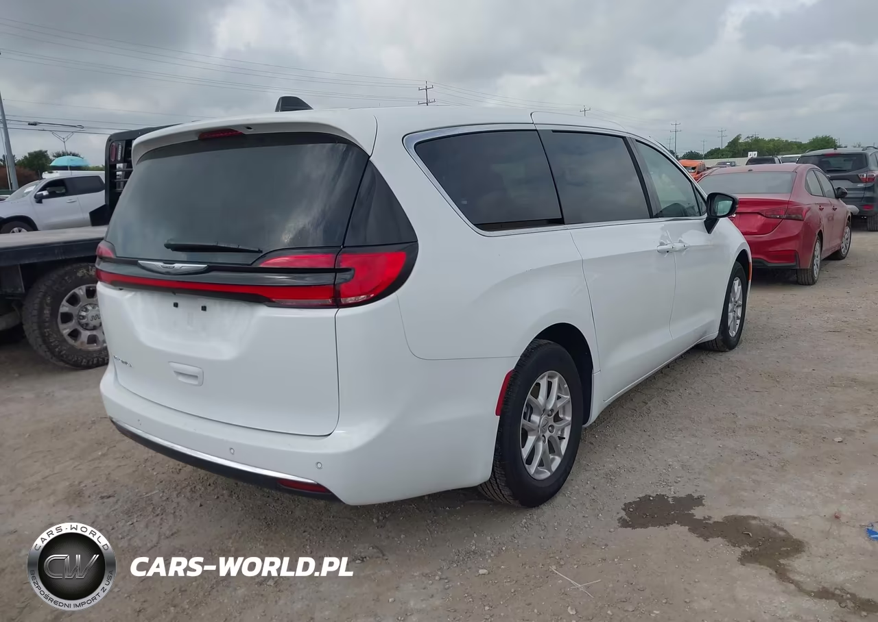 2025 Chrysler Pacifica Select VIN:2C4RC1BG6SR551637 - 4