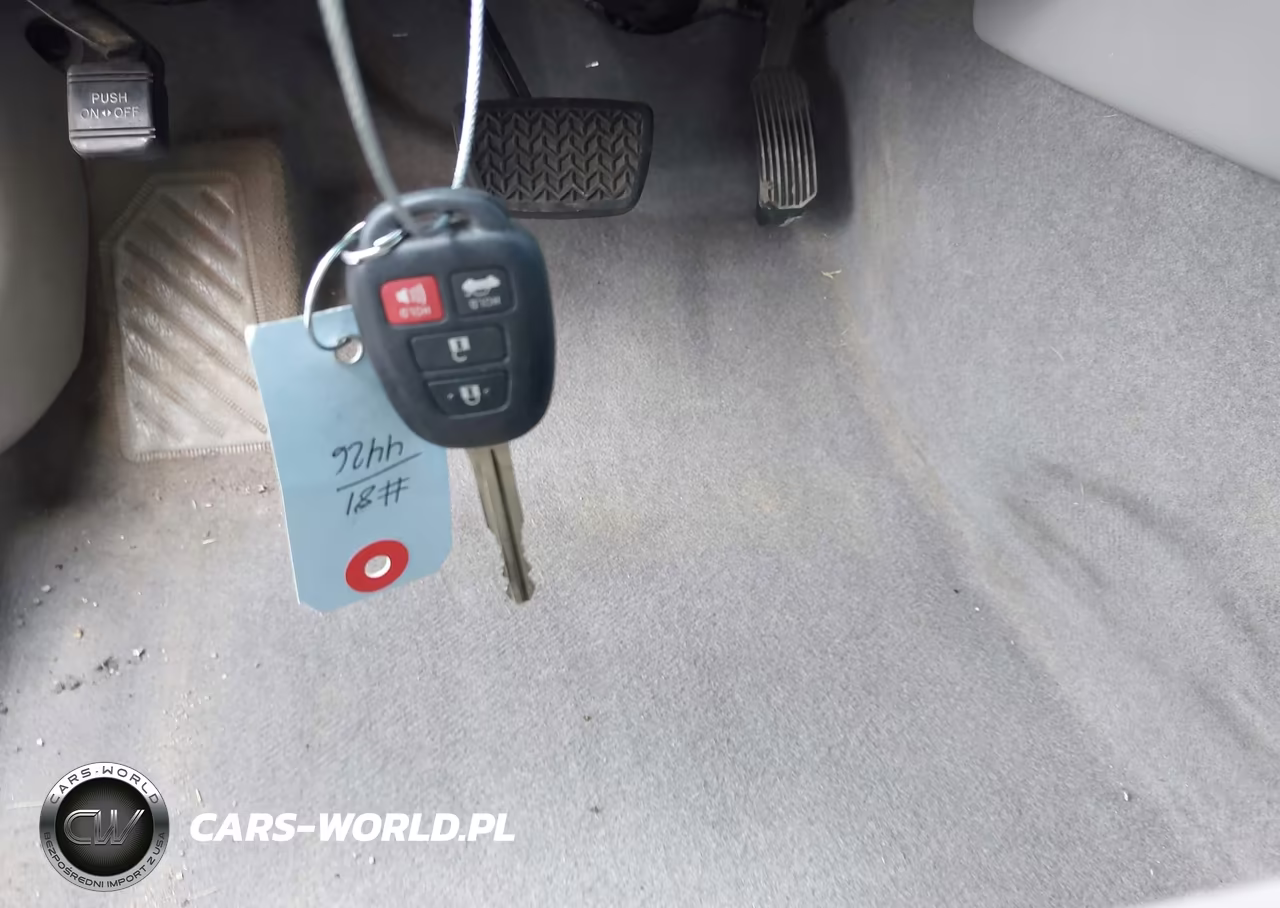 2016 Toyota Camry Le VIN:4T4BF1FK0GR584426 - 11