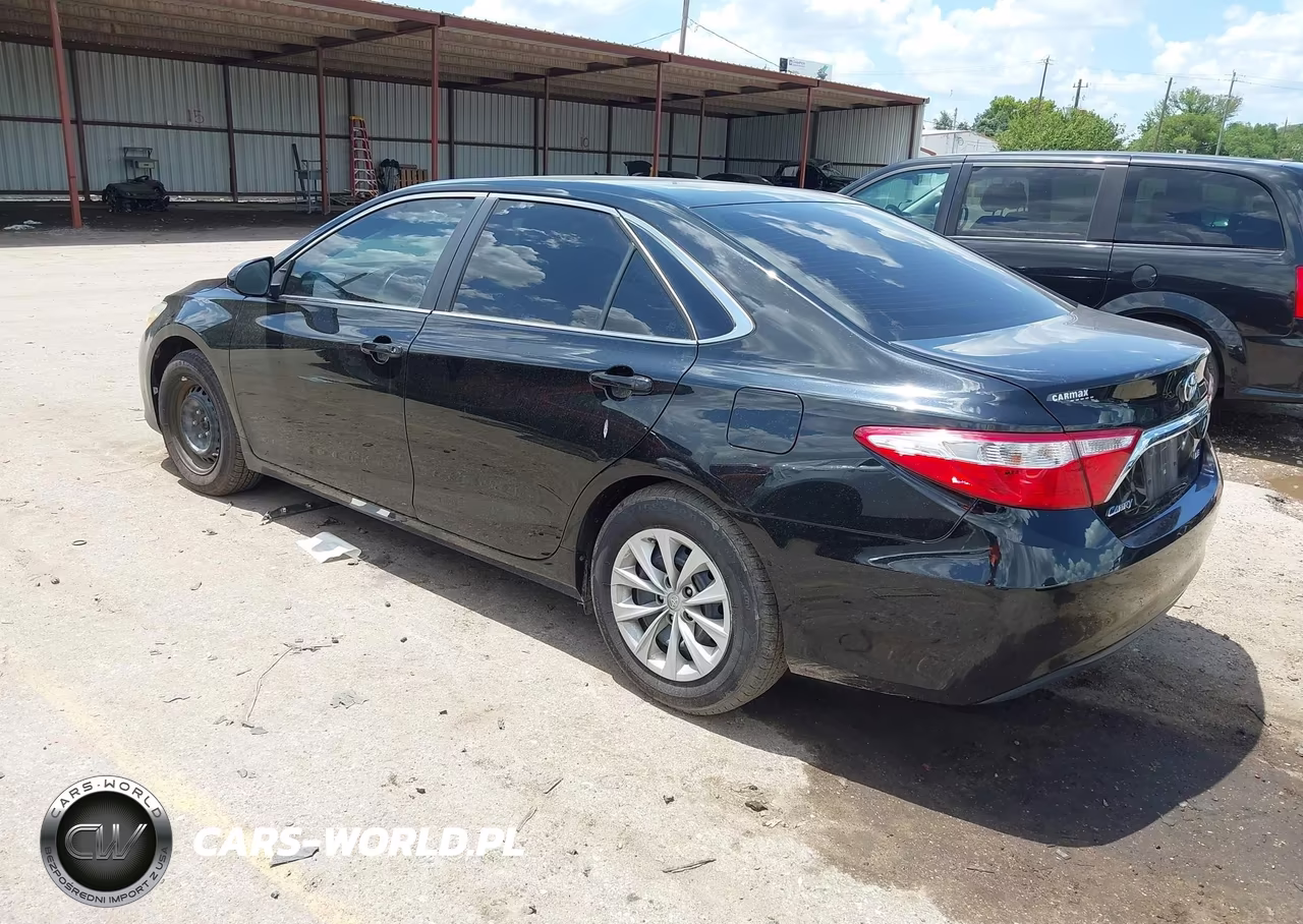 2016 Toyota Camry Le VIN:4T4BF1FK0GR584426 - 3