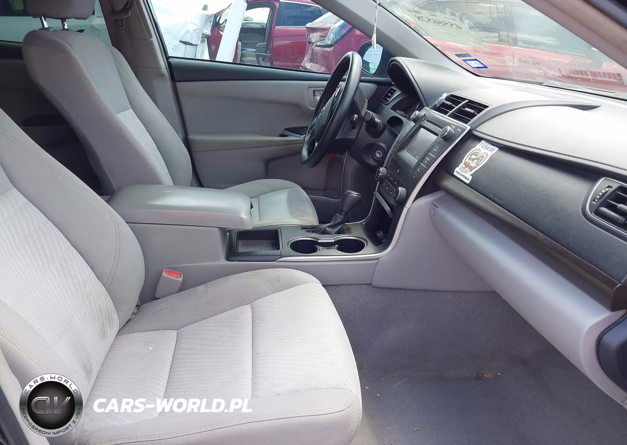 2016 Toyota Camry Le VIN:4T4BF1FK0GR584426 - 5