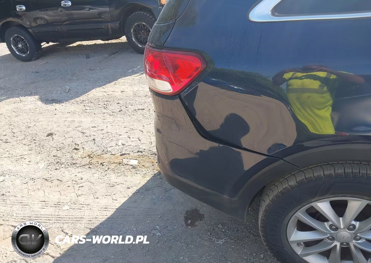 2018 Kia Sorento 3.3L Lx VIN:5XYPG4A55JG372716 - 17