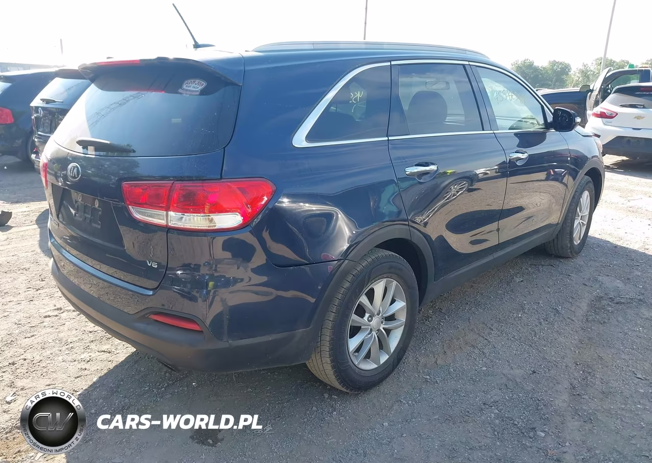 2018 Kia Sorento 3.3L Lx VIN:5XYPG4A55JG372716 - 4