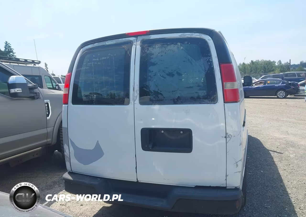 2015 Chevrolet Express 2500 Work Van VIN:1GCWGFCF7F1185479 - 16