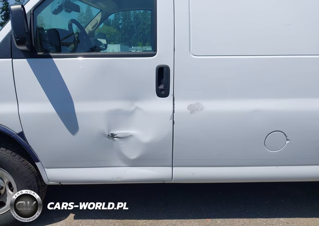 2015 Chevrolet Express 2500 Work Van VIN:1GCWGFCF7F1185479 - 6