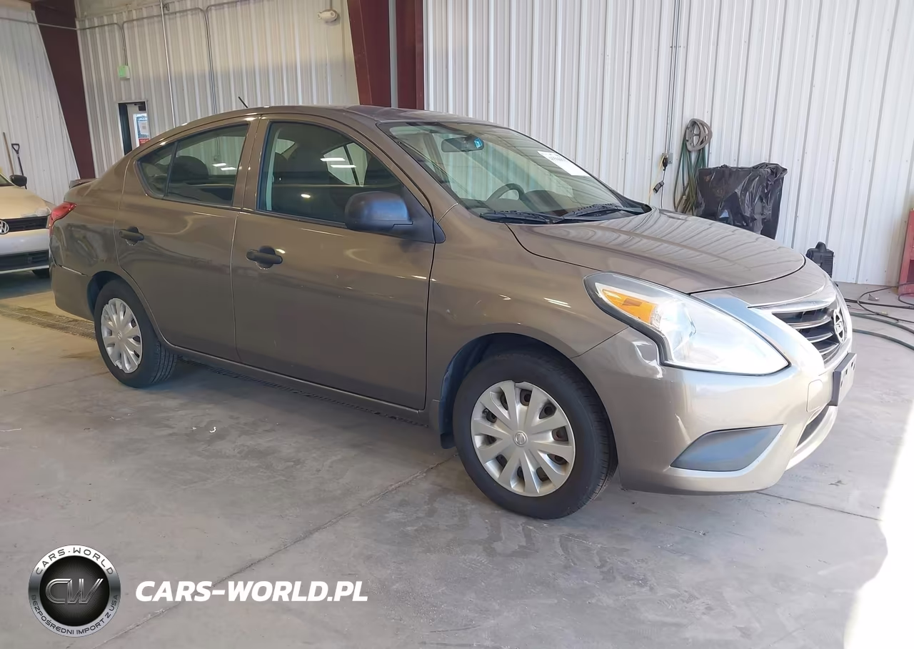 2015 Nissan Versa 1.6 S+