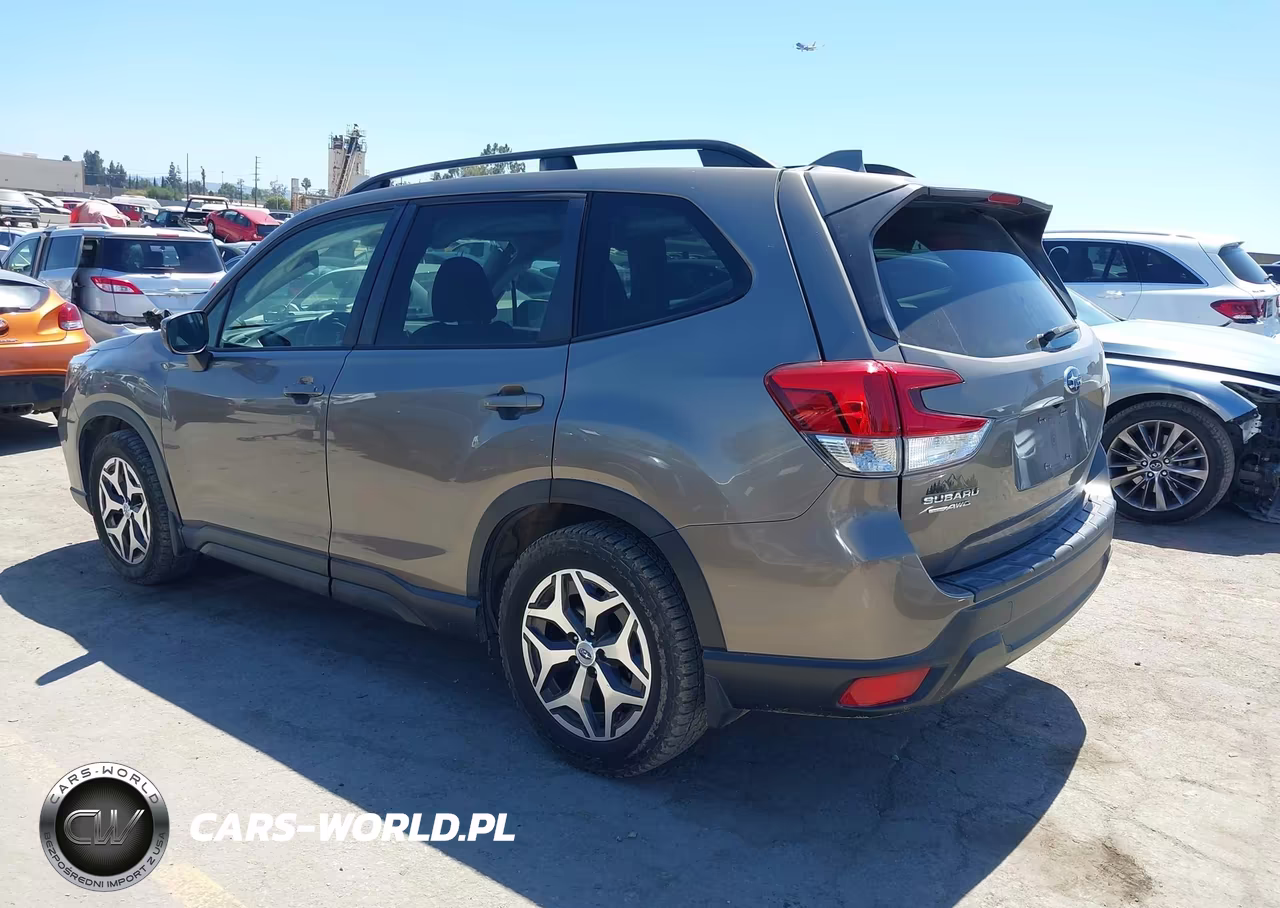 2020 Subaru Forester Premium VIN:JF2SKAJC2LH538093 - 3