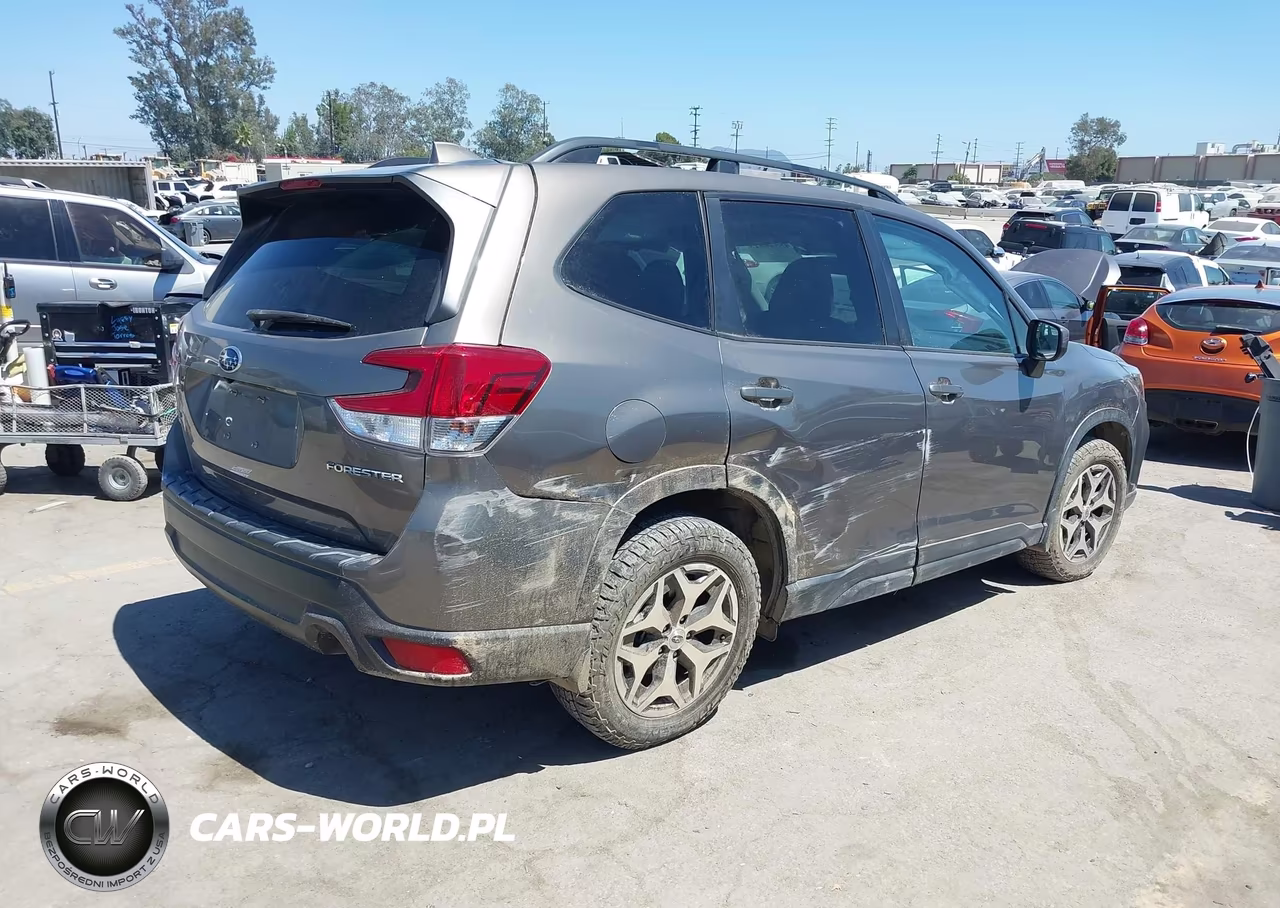 2020 Subaru Forester Premium VIN:JF2SKAJC2LH538093 - 4