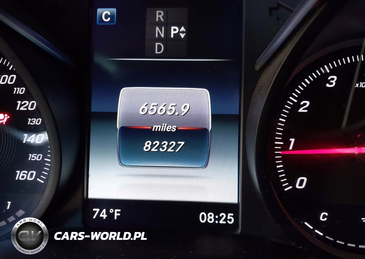 2018 Mercedes-Benz C 300 VIN:55SWF4JB4JU256157 - 16