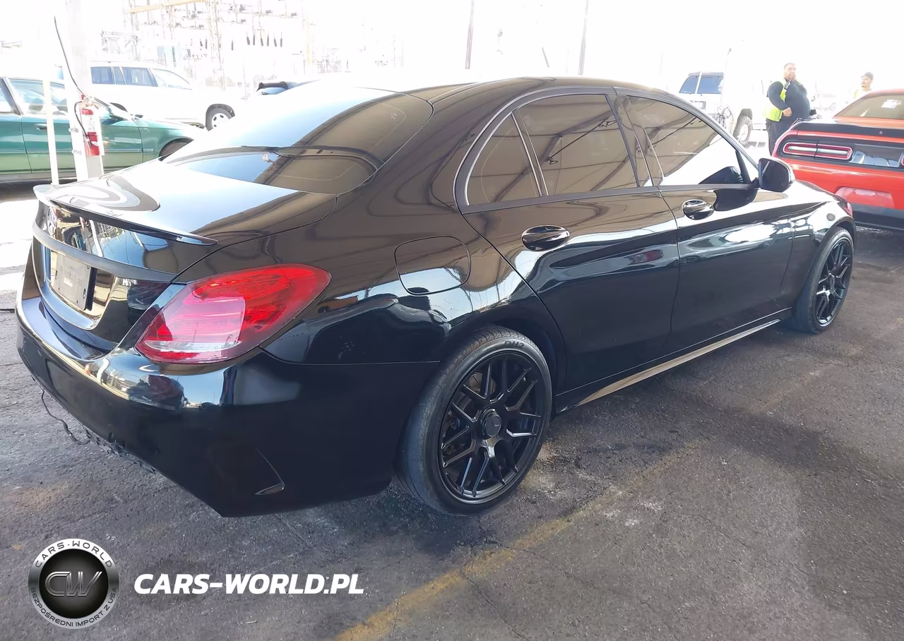 2018 Mercedes-Benz C 300 VIN:55SWF4JB4JU256157 - 4