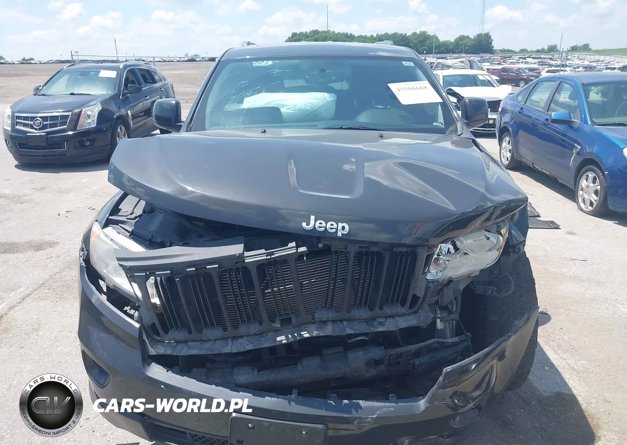 2011 Jeep Grand Cherokee Laredo VIN:1J4RR4GG4BC723448 - 12