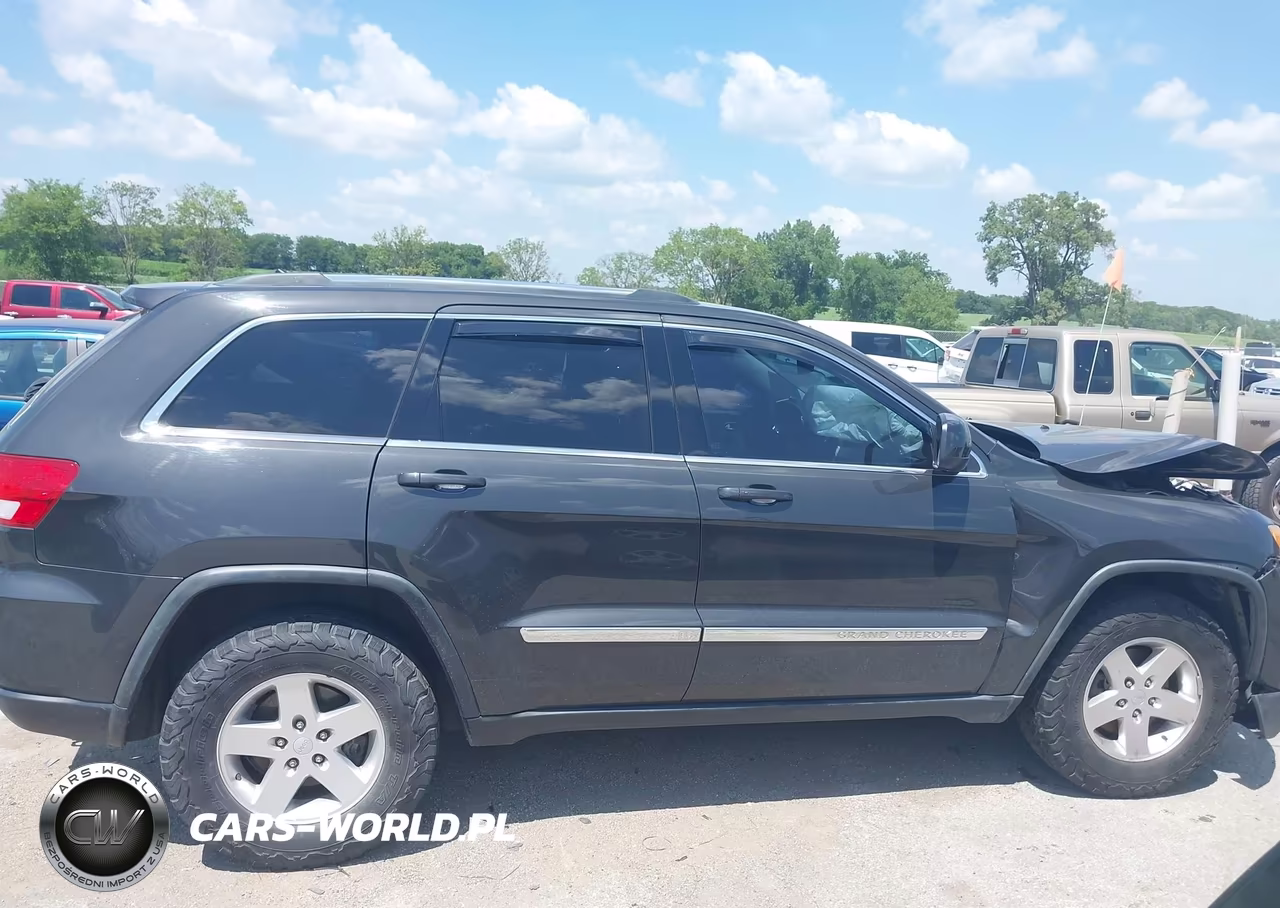 2011 Jeep Grand Cherokee Laredo VIN:1J4RR4GG4BC723448 - 13