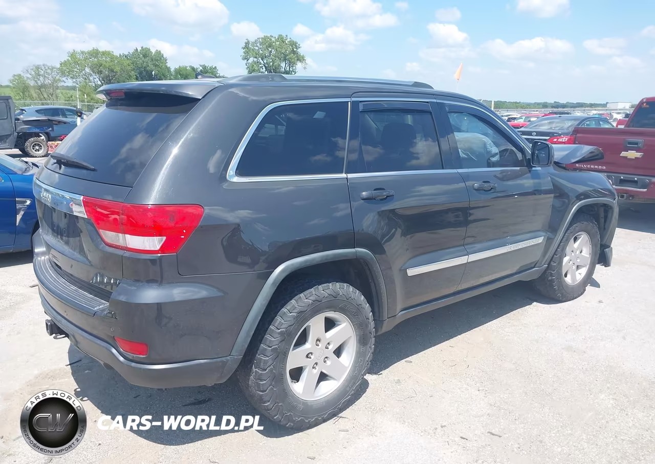 2011 Jeep Grand Cherokee Laredo VIN:1J4RR4GG4BC723448 - 4