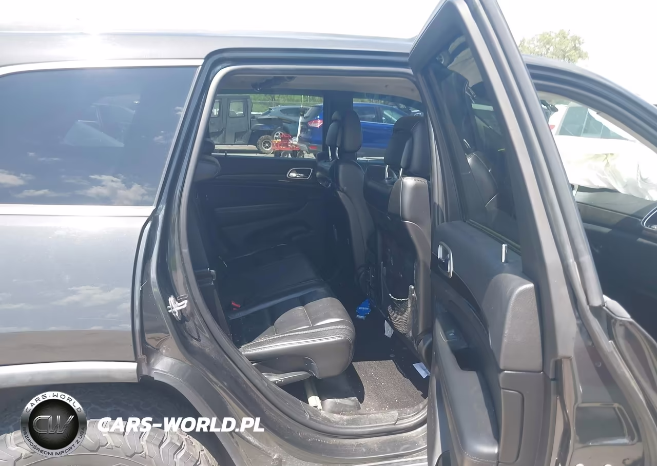 2011 Jeep Grand Cherokee Laredo VIN:1J4RR4GG4BC723448 - 8