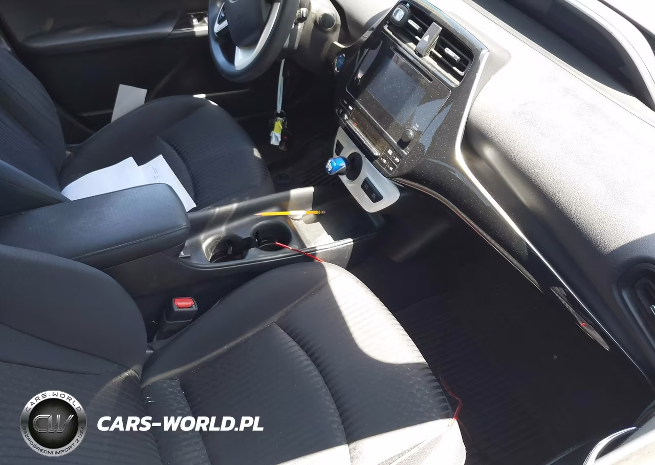 2018 Toyota Prius Two VIN:JTDKBRFU9J3593374 - 5