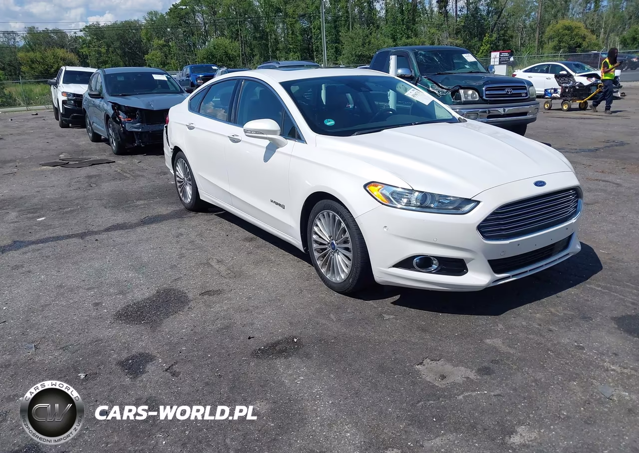 2014 Ford Fusion Hybrid Titanium – zdjęcie 1 z 16