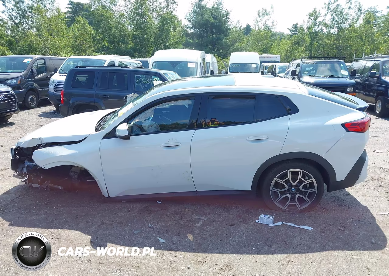 2025 BMW X2 xDrive28I VIN:WBX63GM04S5373698 - 14