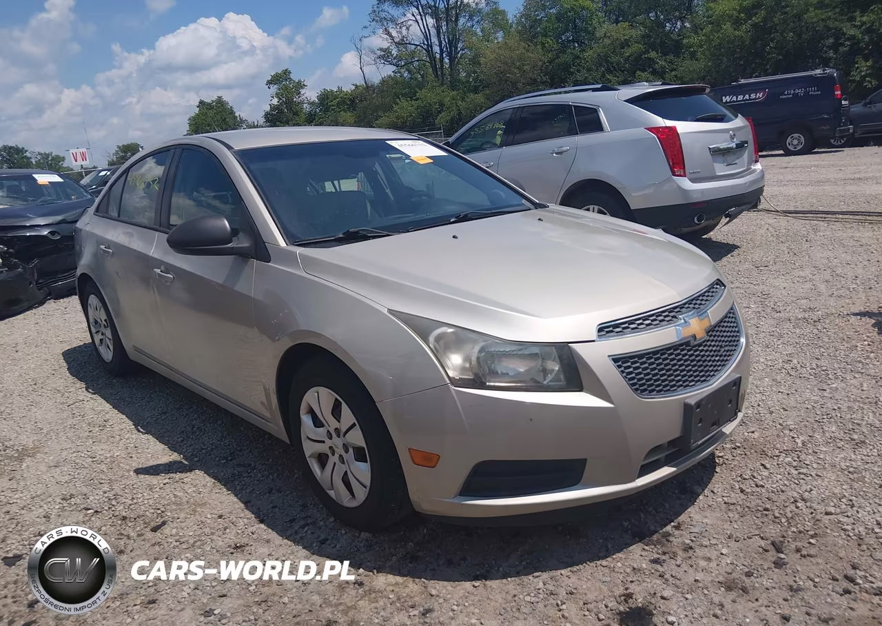 2013 Chevrolet Cruze Ls Auto – zdjęcie 1 z 17