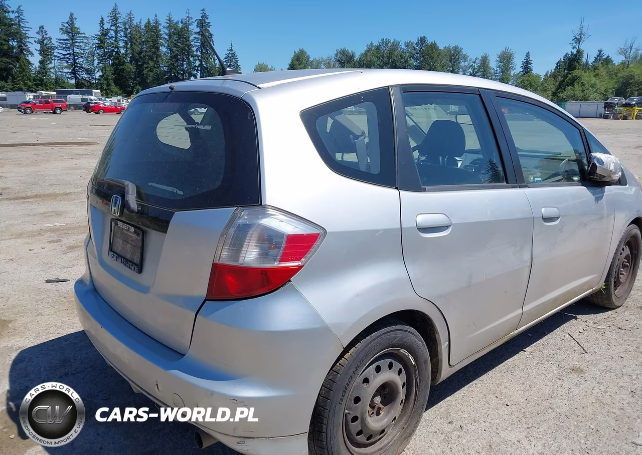 2013 Honda Fit VIN:JHMGE8H38DC023087 - 13