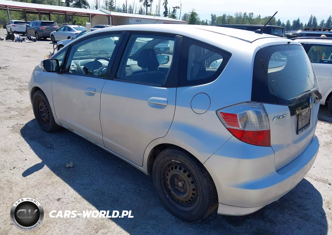 2013 Honda Fit VIN:JHMGE8H38DC023087 - 3