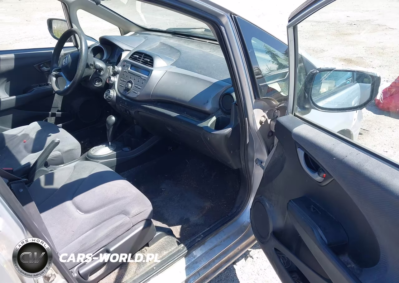 2013 Honda Fit VIN:JHMGE8H38DC023087 - 5