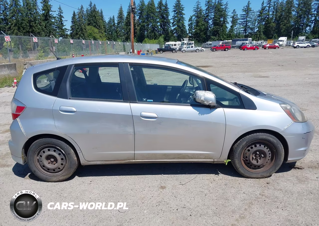2013 Honda Fit VIN:JHMGE8H38DC023087 - 6