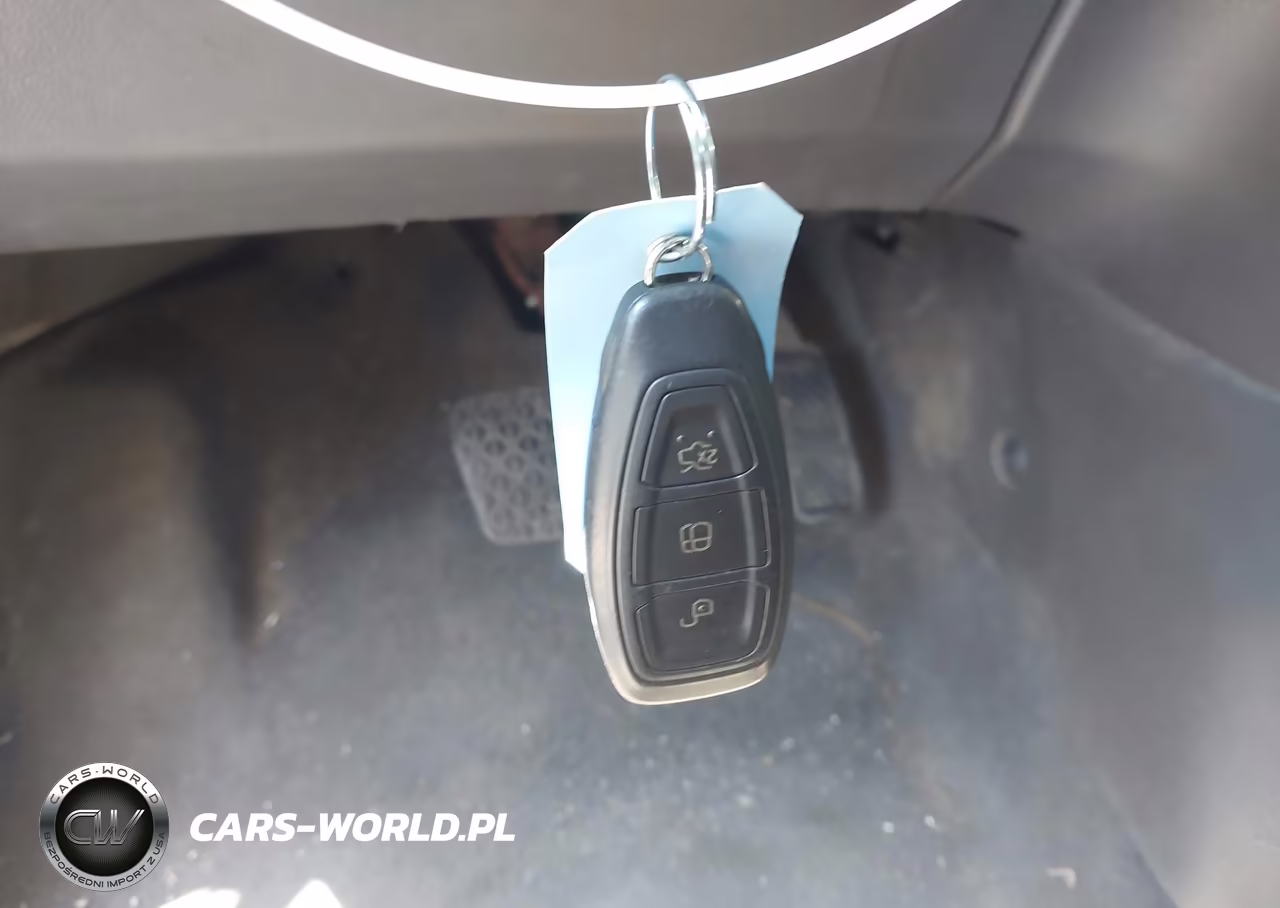 2015 Ford Fiesta Titanium VIN:3FADP4FJ1FM106134 - 11