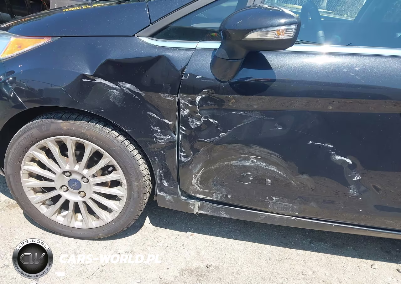 2015 Ford Fiesta Titanium VIN:3FADP4FJ1FM106134 - 6