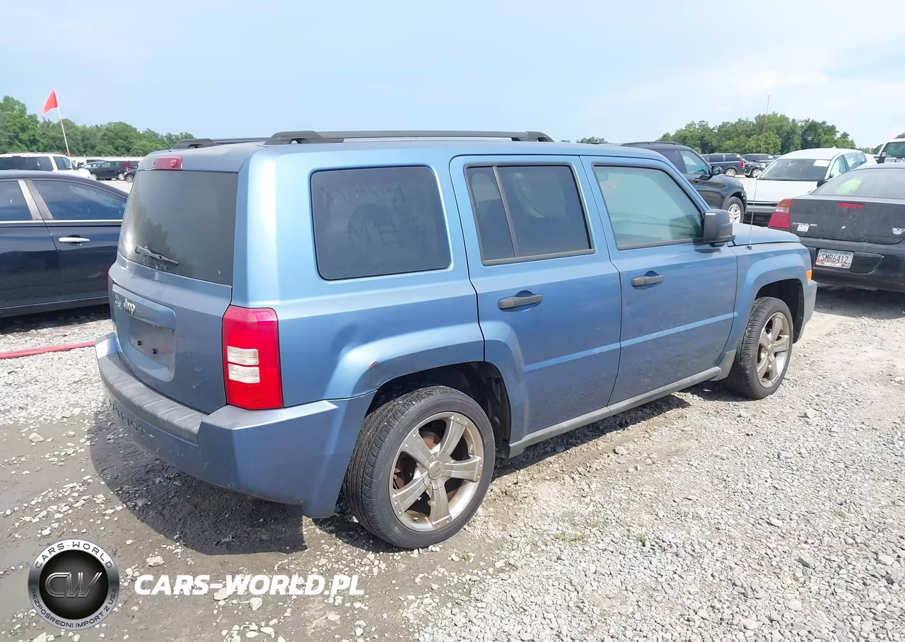2007 Jeep Patriot Sport VIN:1J8FT28077D382508 - 4