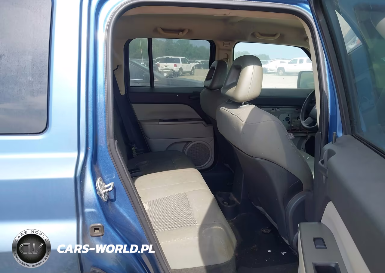 2007 Jeep Patriot Sport VIN:1J8FT28077D382508 - 8