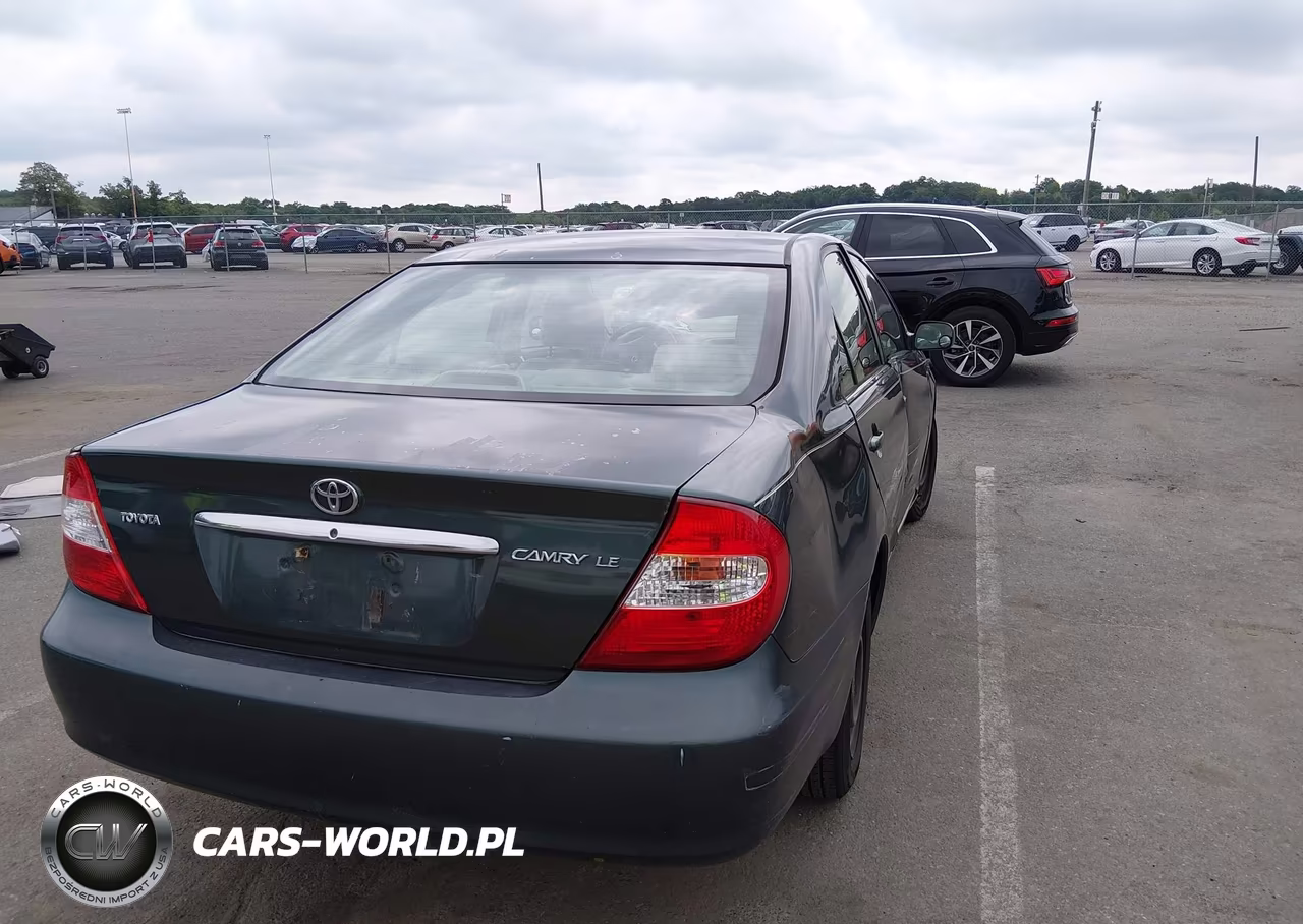 2002 Toyota Camry Le VIN:4T1BE32K82U615459 - 4