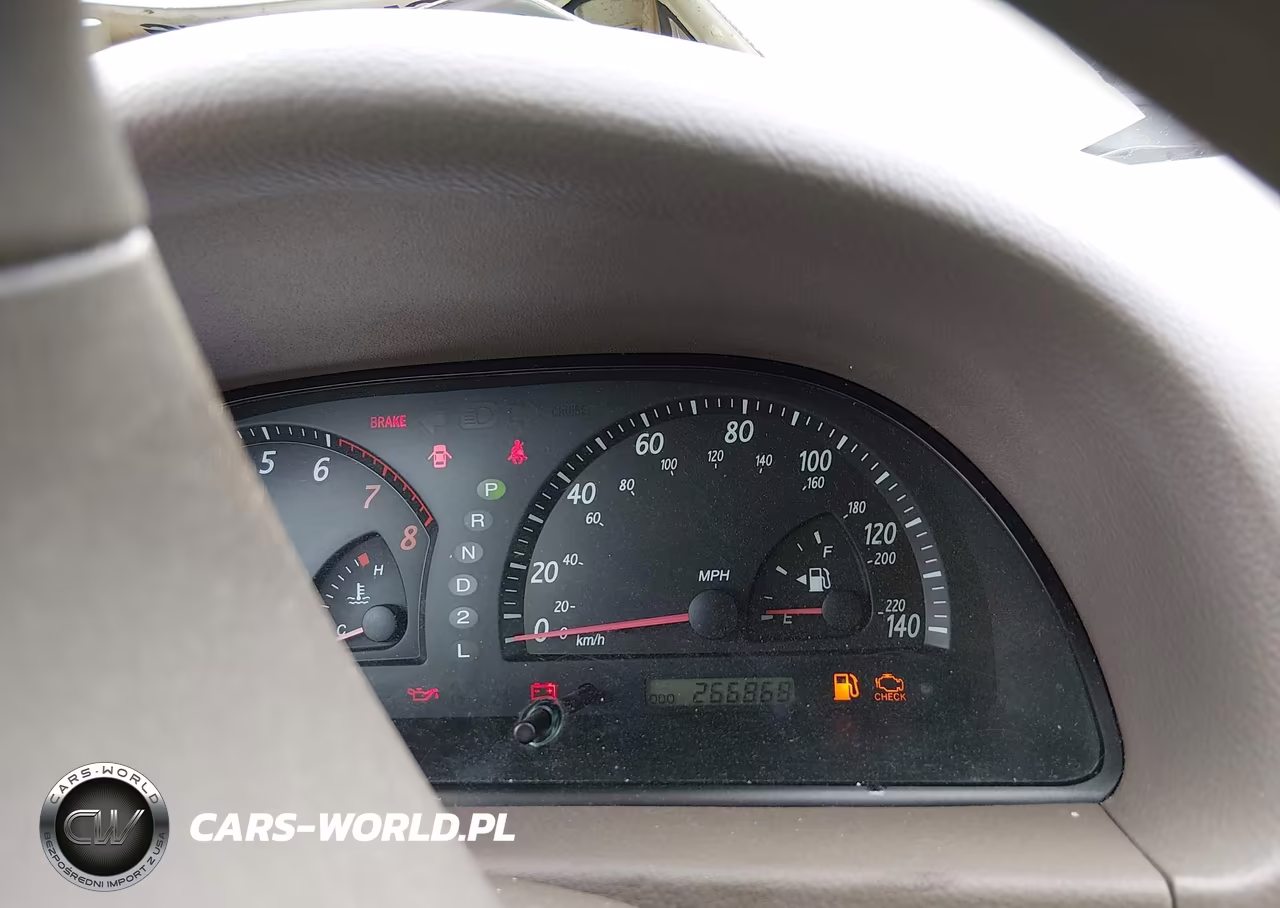 2002 Toyota Camry Le VIN:4T1BE32K82U615459 - 7