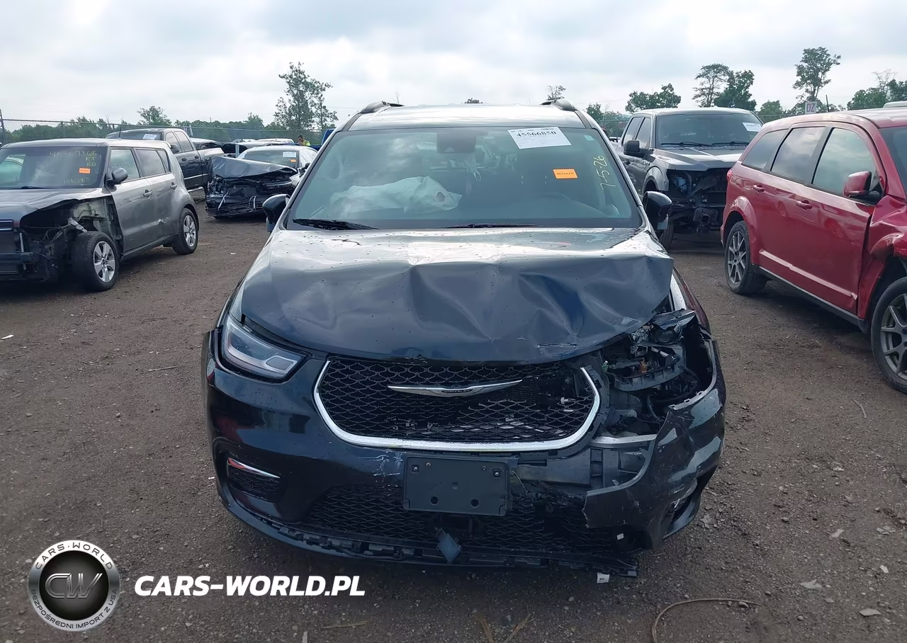 2022 Chrysler Pacifica Touring L VIN:2C4RC1BG3NR185544 - 13
