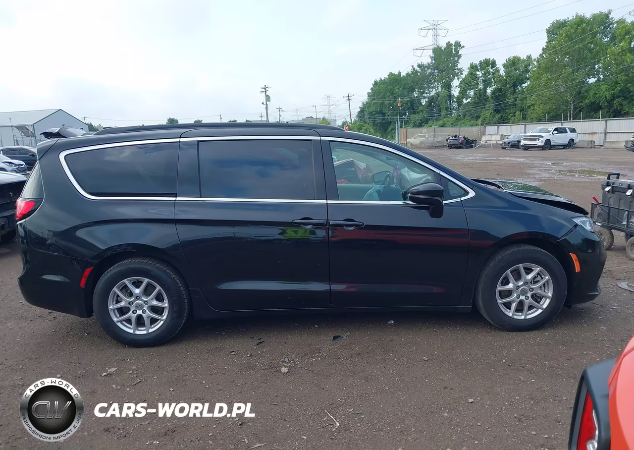 2022 Chrysler Pacifica Touring L VIN:2C4RC1BG3NR185544 - 14