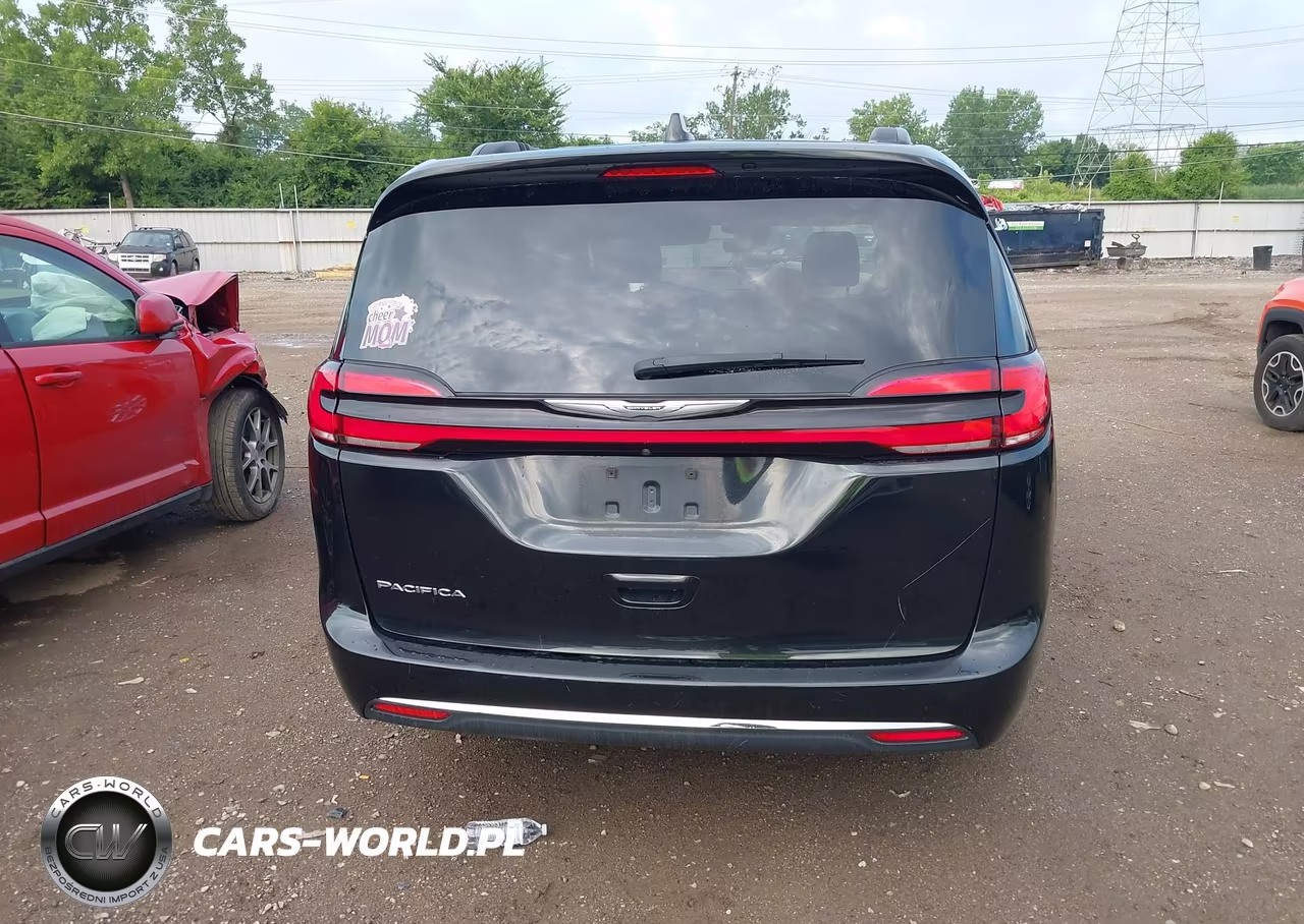 2022 Chrysler Pacifica Touring L VIN:2C4RC1BG3NR185544 - 17