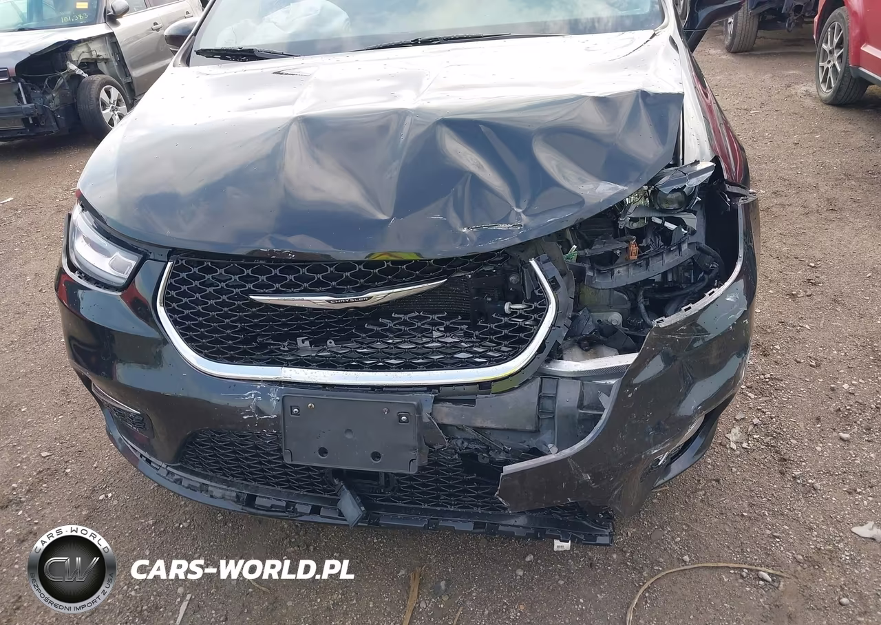 2022 Chrysler Pacifica Touring L VIN:2C4RC1BG3NR185544 - 6