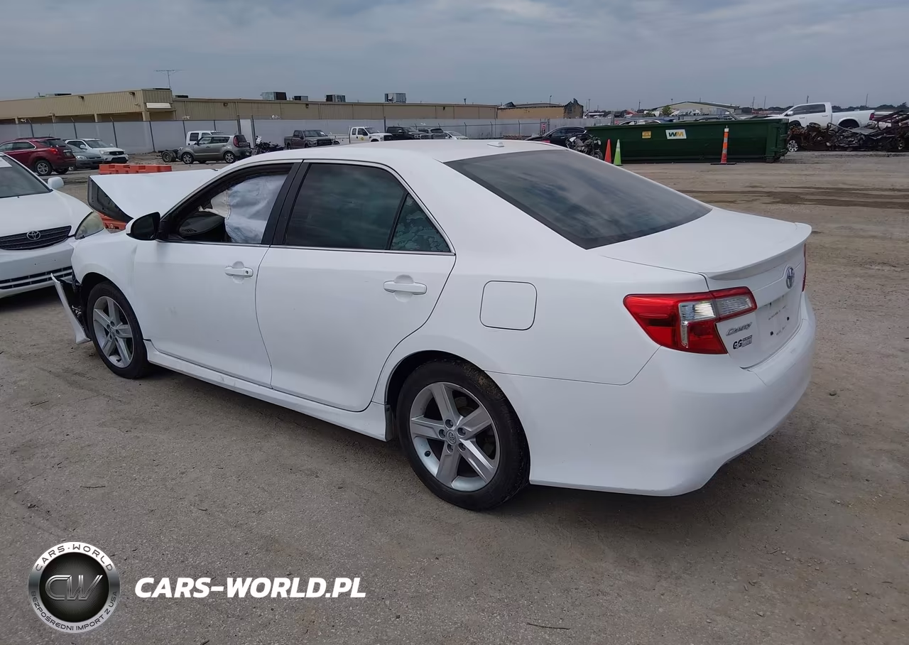 2014 Toyota Camry Se VIN:4T1BF1FK4EU760272 - 3