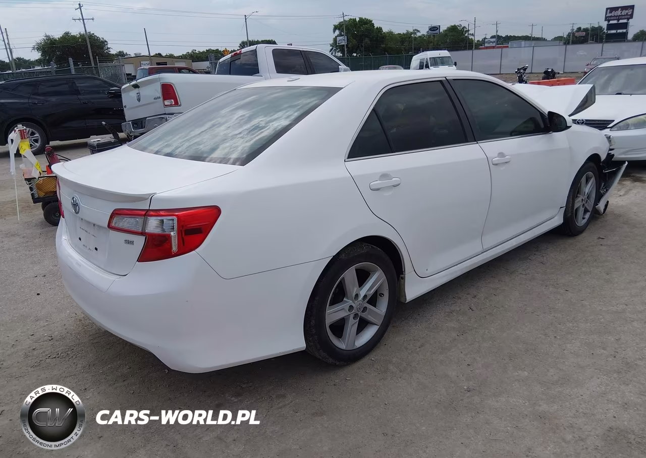 2014 Toyota Camry Se VIN:4T1BF1FK4EU760272 - 4