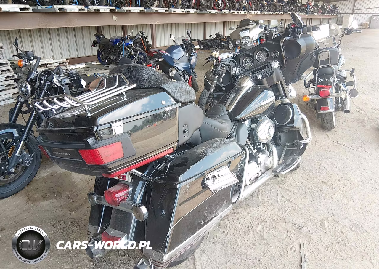2012 Harley-Davidson Flhtk Electra Glide Ultra Ltd VIN:1HD1KEM16CB665457 - 4