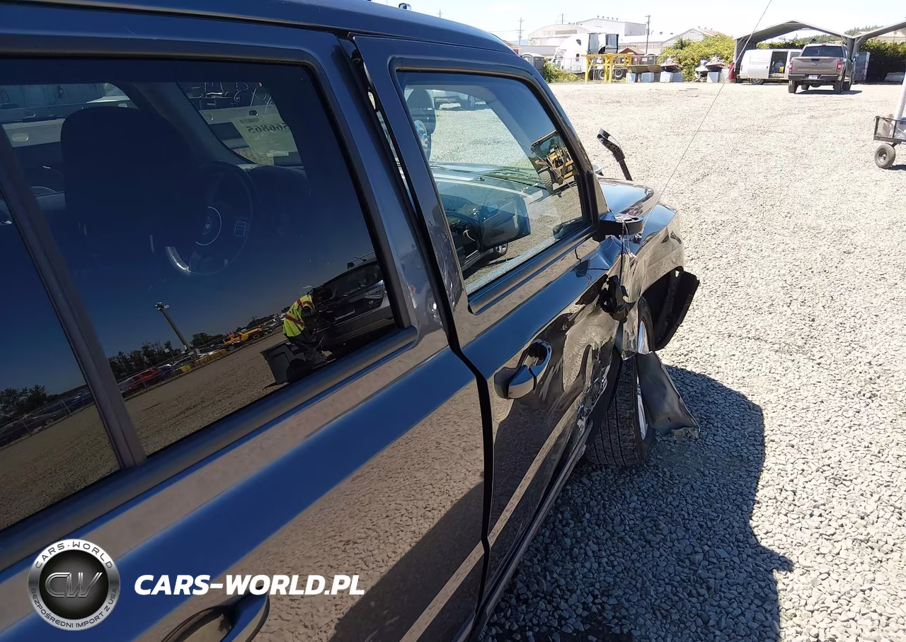 2016 Jeep Patriot Latitude VIN:1C4NJPFB8GD700596 - 17